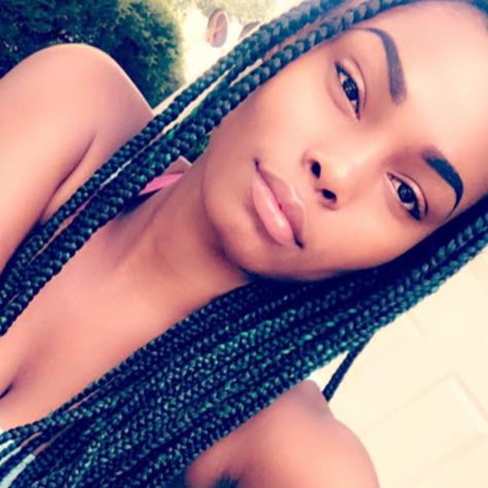 Meet your Posher, Constance