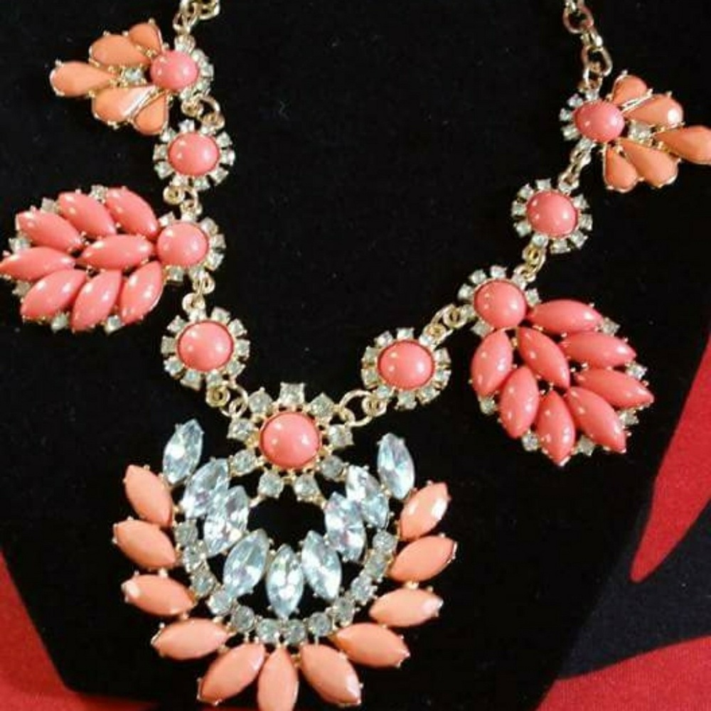Brand new necklace