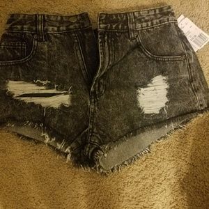 High waist distressed black shorts
