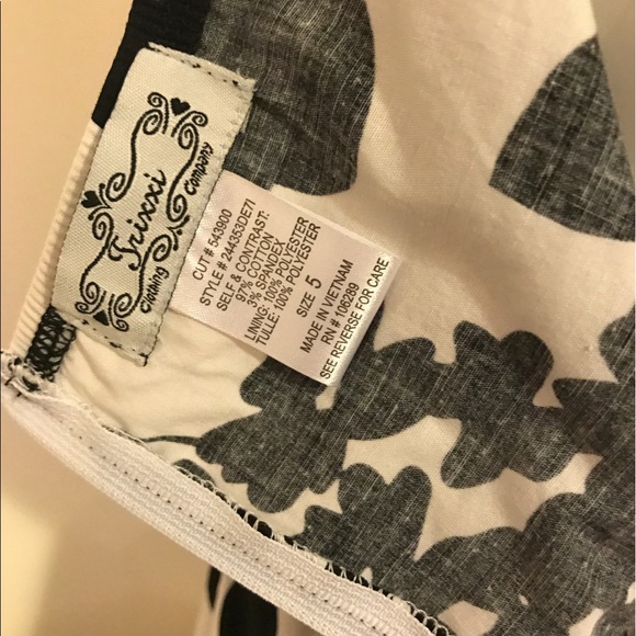 🎉🎉 flash sale! Halter neck black yellowdress! 🎉 - Picture 7 of 7