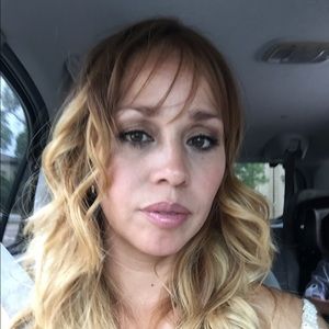 Meet your Posher, Adriana