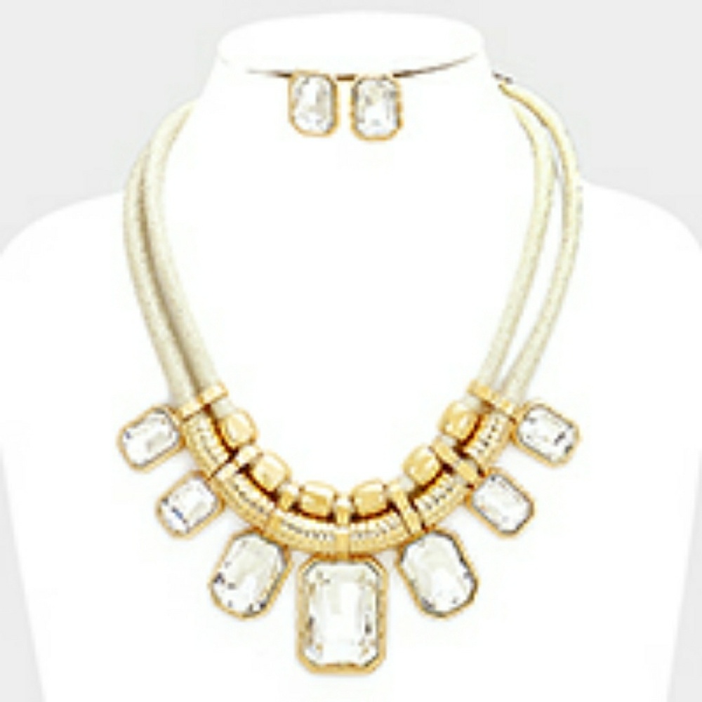 Brand new beautiful necklaces