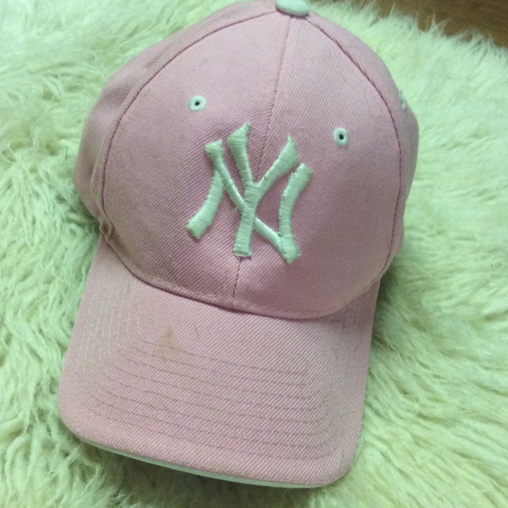 Pink New York Yankees baseball cap