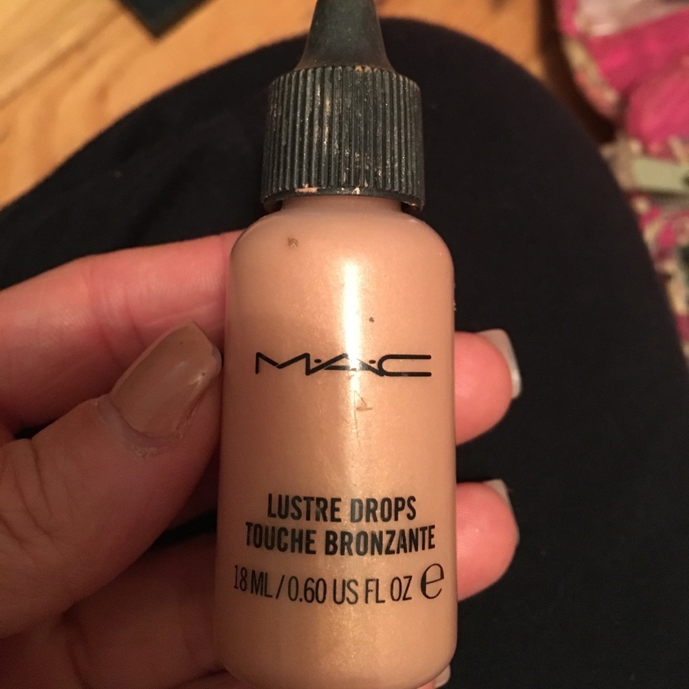 MAC lustre drops in pink rebel!