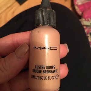 MAC lustre drops in pink rebel!