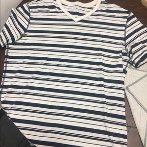 Lululemon 5 yr basic tee