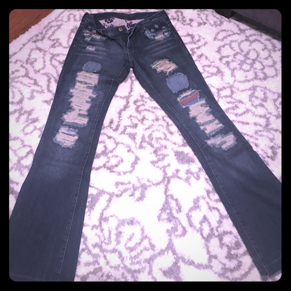 Cutest detailed jeans!!! Brand new!!!