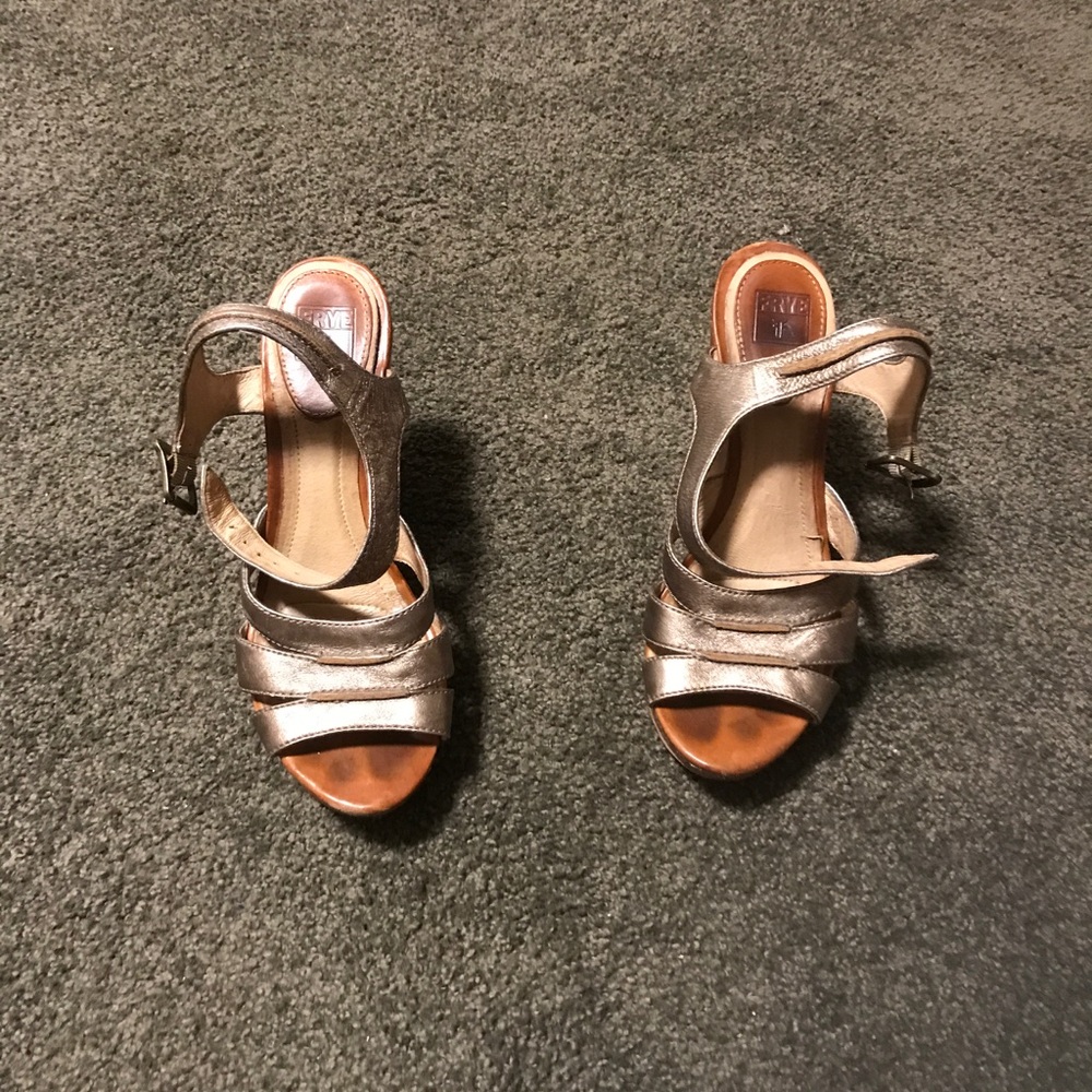 Frye wedges