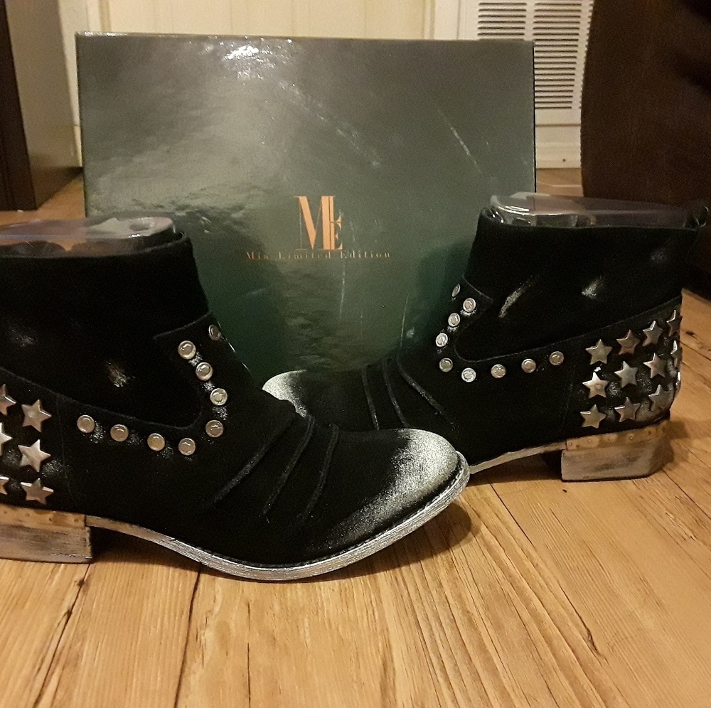 Mia limited edition Marshall ankle boots