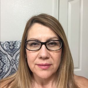 Meet your Posher, Ana