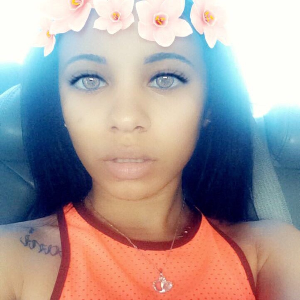 Meet your Posher, Lina