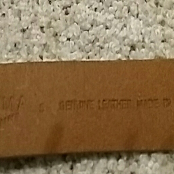 ***FREE SHIPPING***Vintage Brown Leather belt w/cute buckle! main image 5