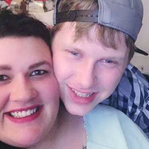 Meet your Posher, Noelle