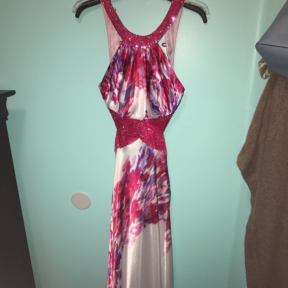 Beautiful prom dress with tail - Picture 1 of 4
