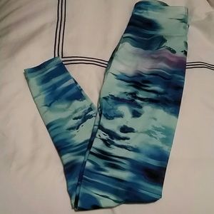 NWOT Old Navy Active Tie Dye Leggings