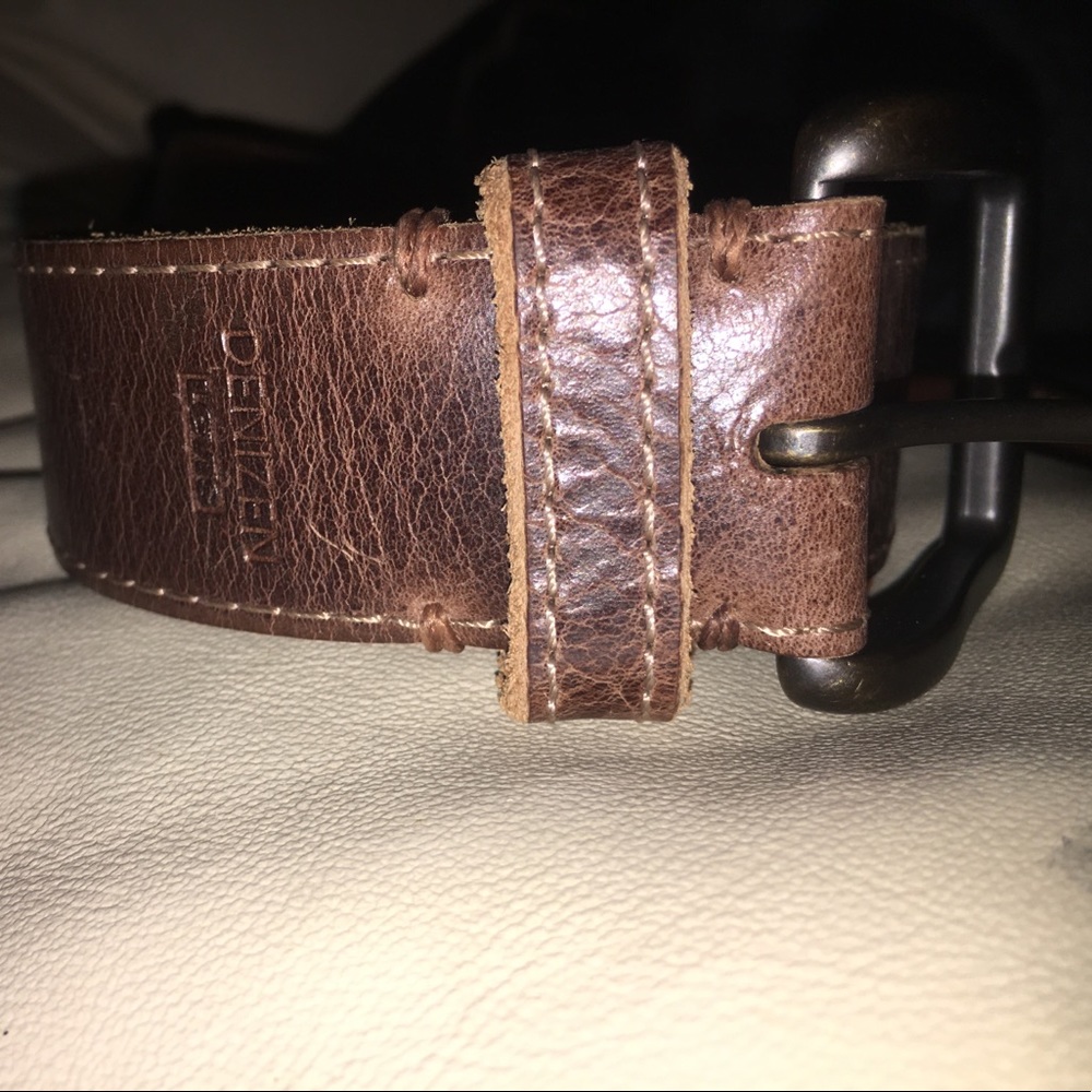 Levi's belt