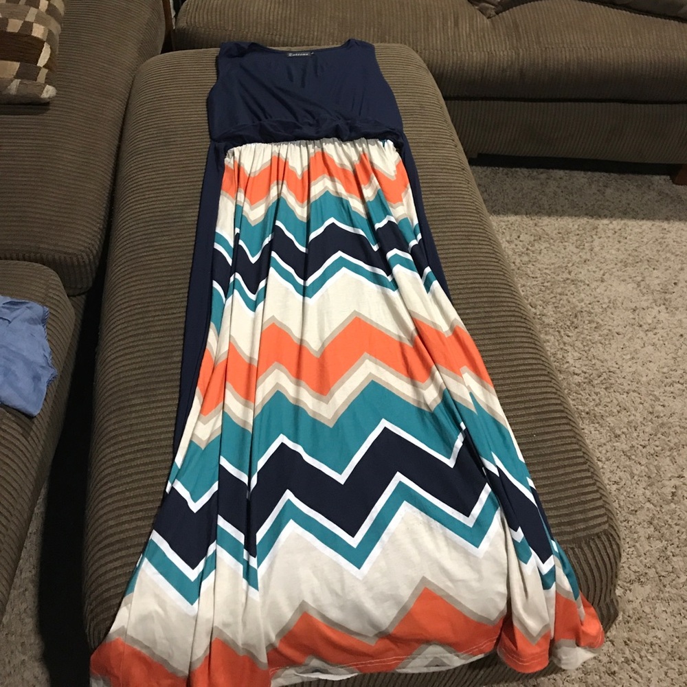 Maxi dress with chevron pattern