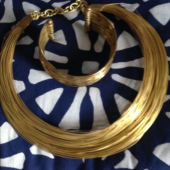 Gold Wire Necklace and Bracelet Set - Picture 2 of 4