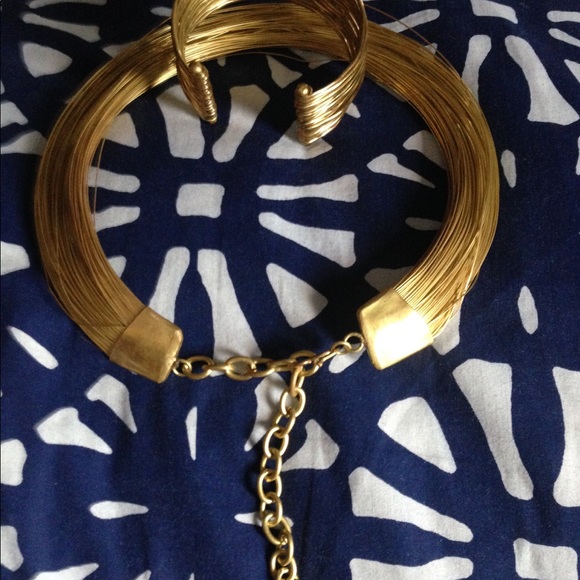 Gold Wire Necklace and Bracelet Set - Picture 3 of 4
