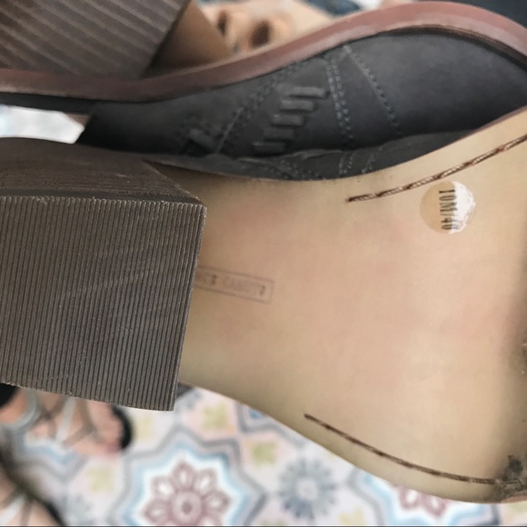 VINCE CAMUTO KARINTA PEEP TOE BOOTIE SANDAL 5.5 - Picture 6 of 7