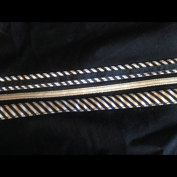 Ann Taylor Pencil Skirt Size 4P - Picture 3 of 3