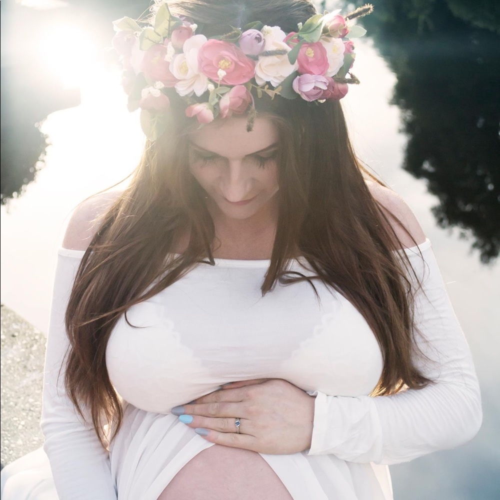 Maternity dress and flower headpiece