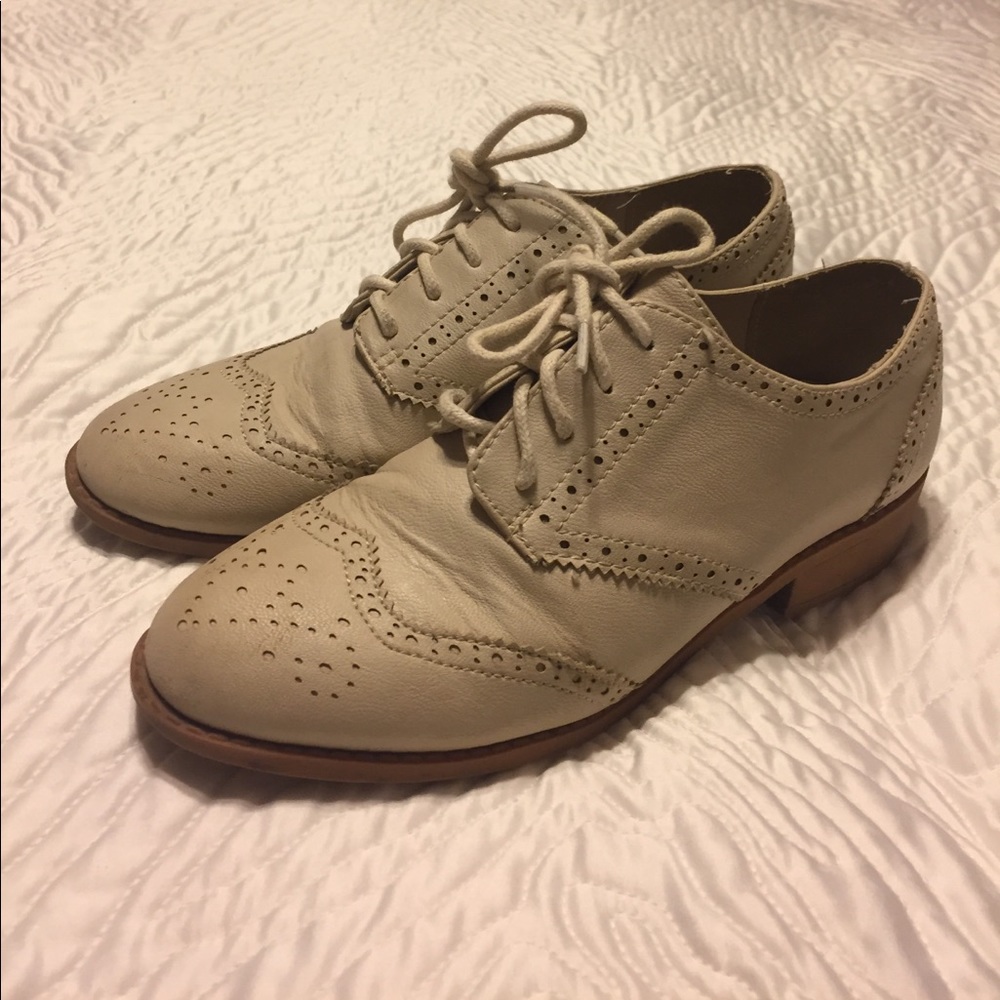 White Oxford Lace Up Vintage Shoes