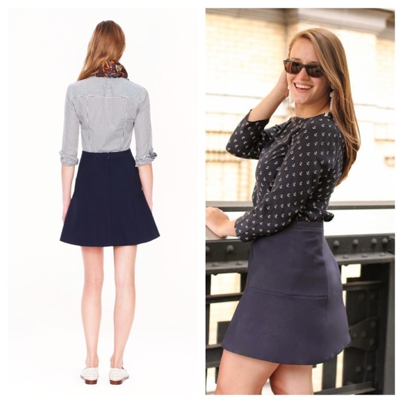 ❌SOLD!❌J. Crew / fluted skirt in double crepe navy - Picture 3 of 5