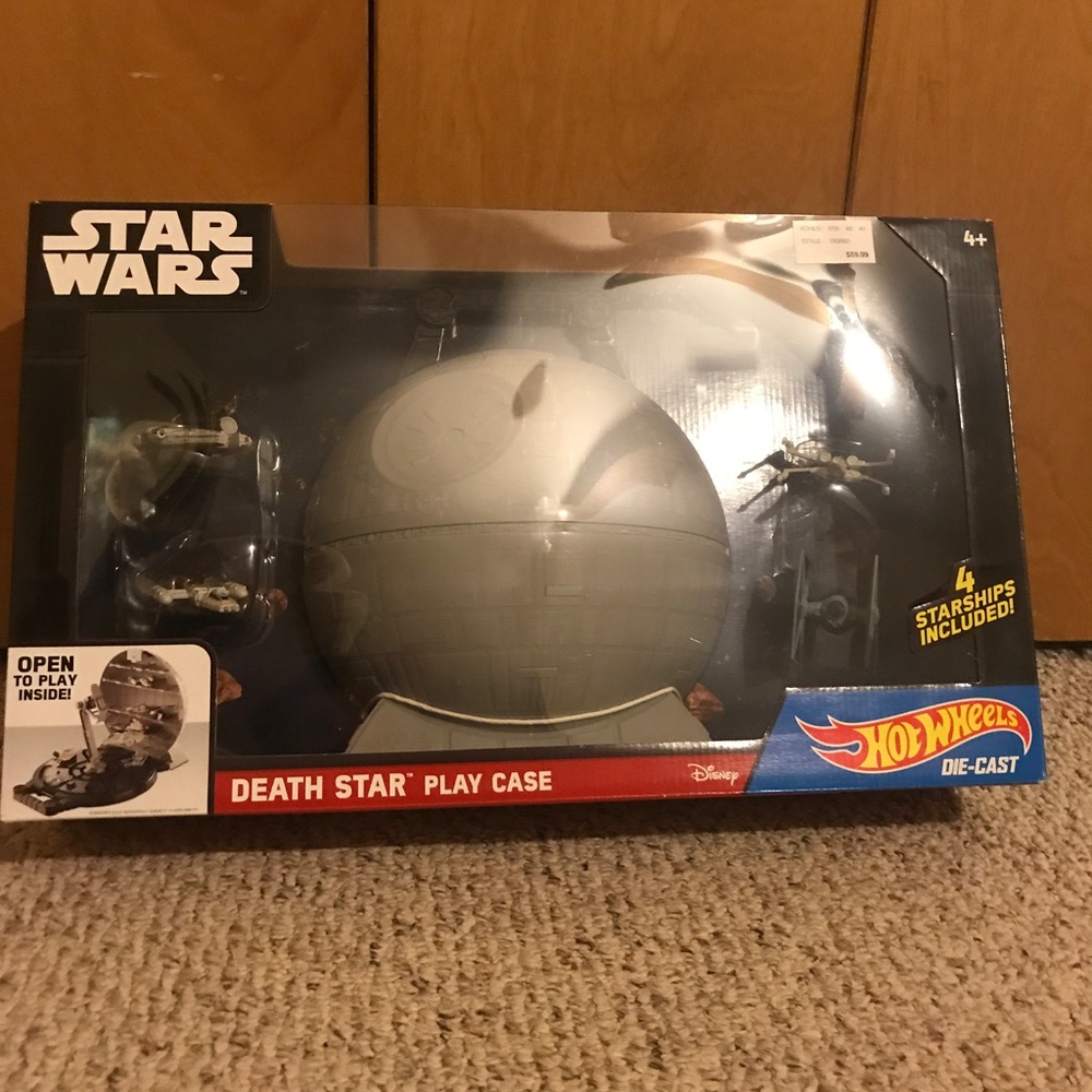 Star Wars Death Star play case Hot Wheels die-cast