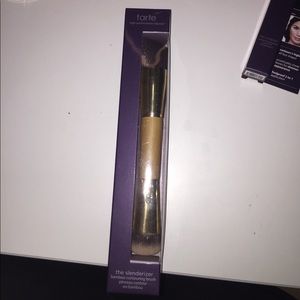 Tarte || the slenderizer bamboo contouring brush