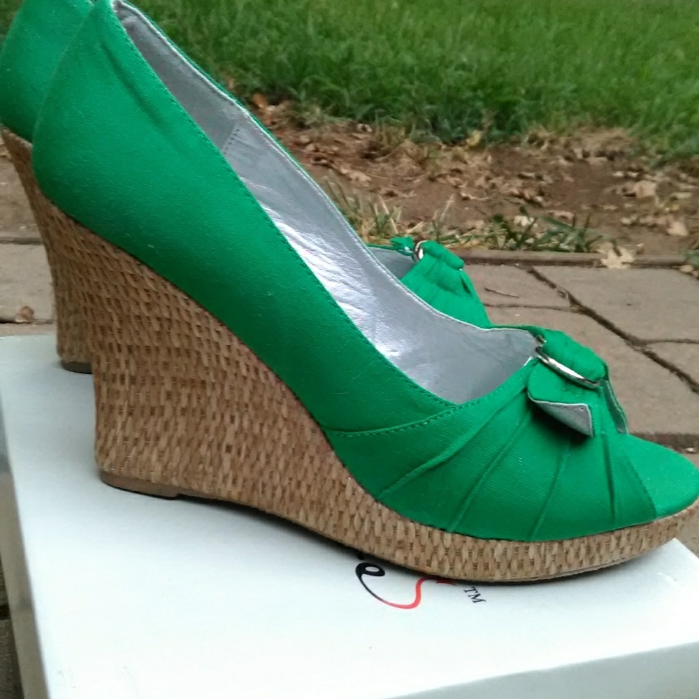Green wedges size 8.5 by misbehave espadrilles
