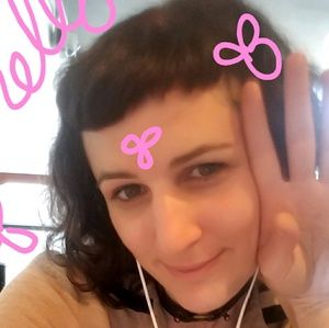 Meet your Posher, Olivia