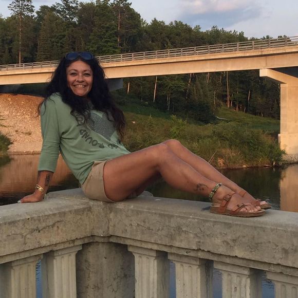 Meet your Posher, Sandy - Picture 3 of 3