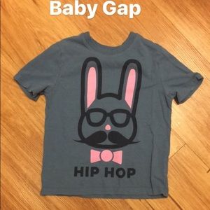 Gap tshirt boy or girl 4 yrs