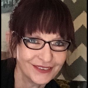 Meet your Posher, Elaine