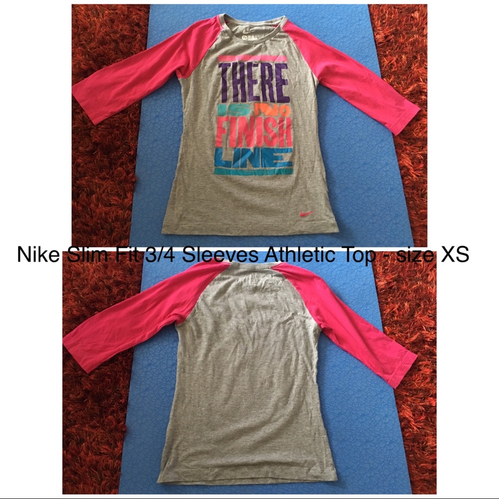 Nike Slim Fit 3/4 Sleeves Athletic Top - XS
