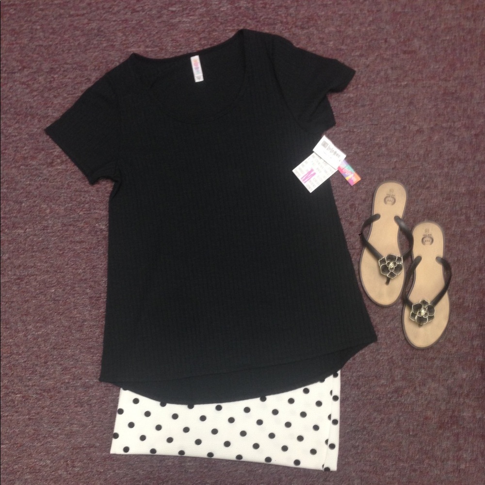 NWT Lularoe solid black ribbed classic