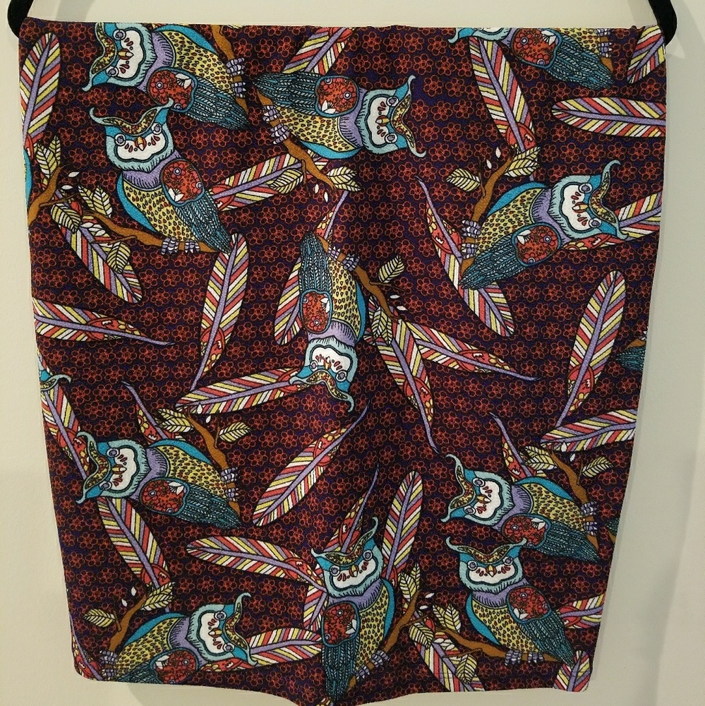 M LuLaRoe Owl Cassie
