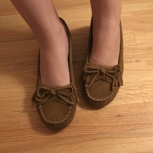 NWT Minnetonka moccasin flats