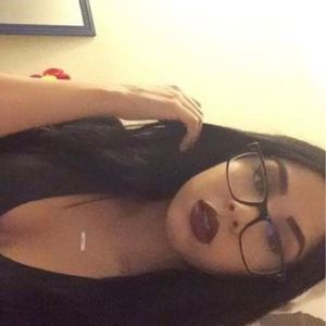 Meet your Posher, Vanessa