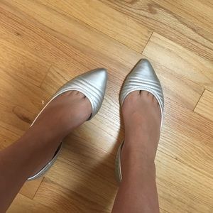 NWT Steve Madden silver flats
