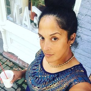 Meet your Posher, Dana