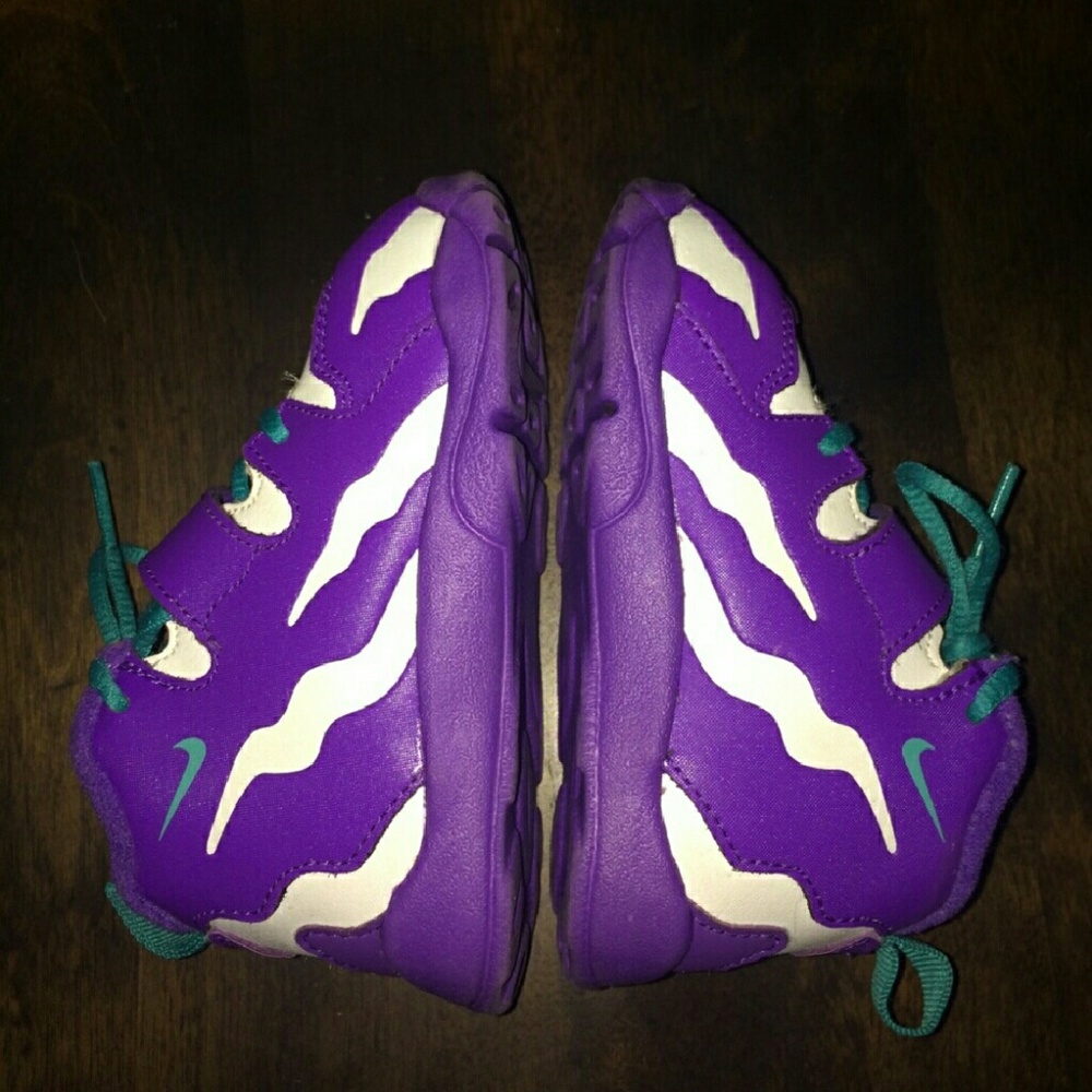 Toddler size 6 Nikes