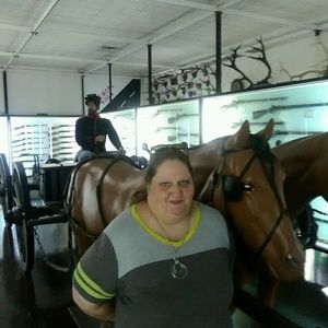 Meet your Posher, Linda