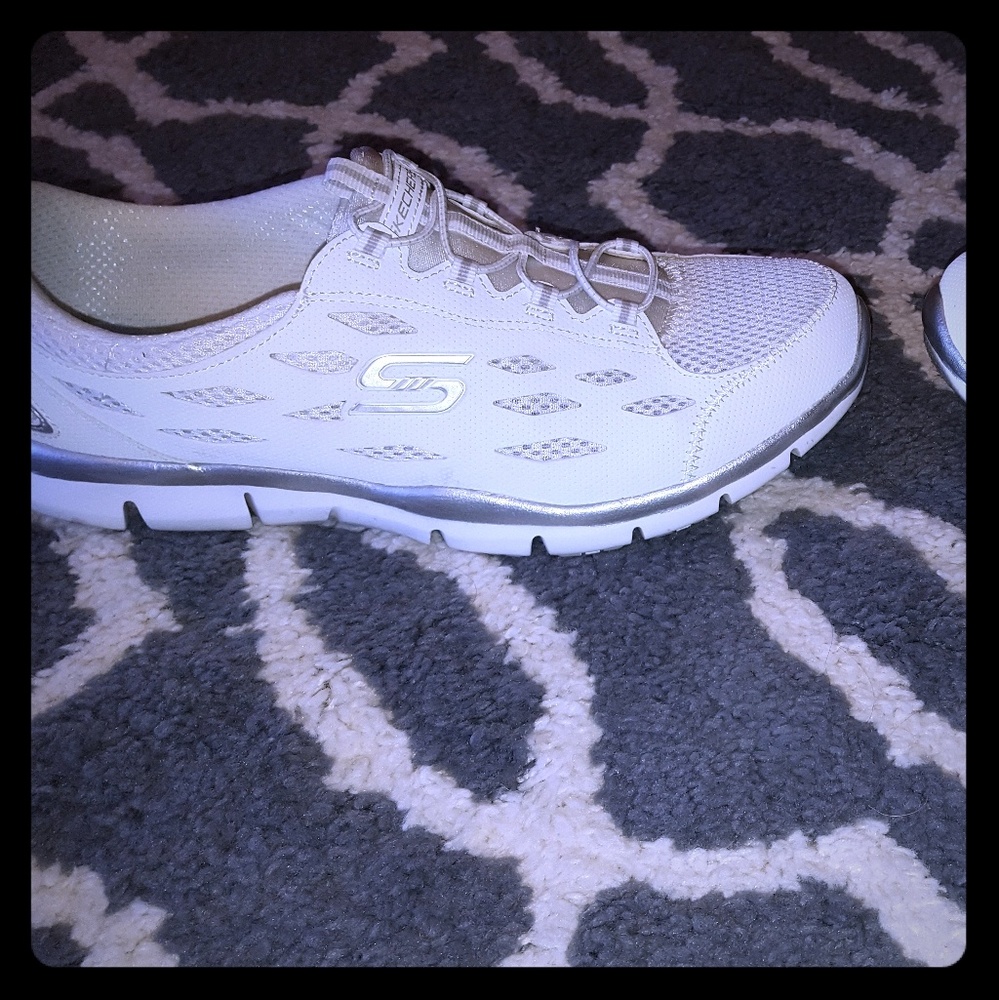 Sketchers size 11