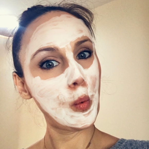 Meet your Posher, Christina - Picture 3 of 3