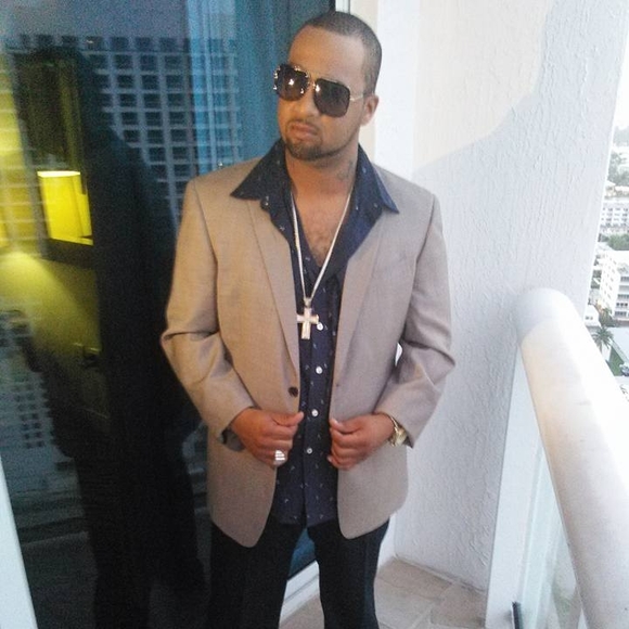 Meet your Posher, Kurtney - Picture 1 of 1