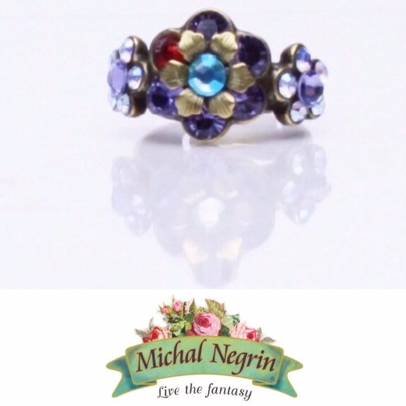 . {Michal Negrin} Crystal floral adjustable ring - Picture 5 of 8
