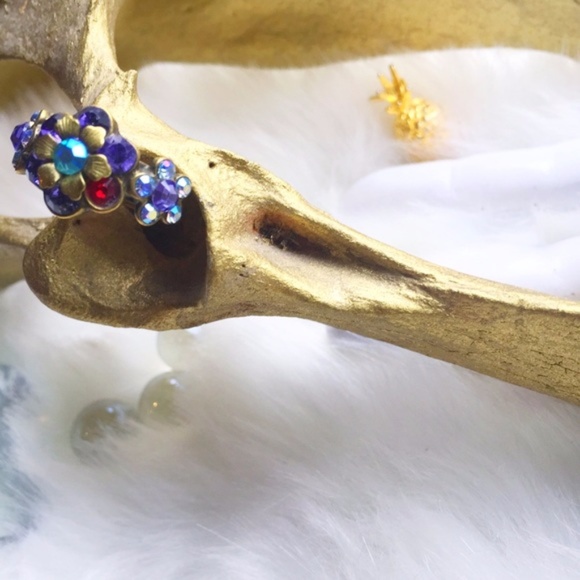 . {Michal Negrin} Crystal floral adjustable ring - Picture 7 of 8