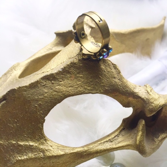 . {Michal Negrin} Crystal floral adjustable ring - Picture 8 of 8